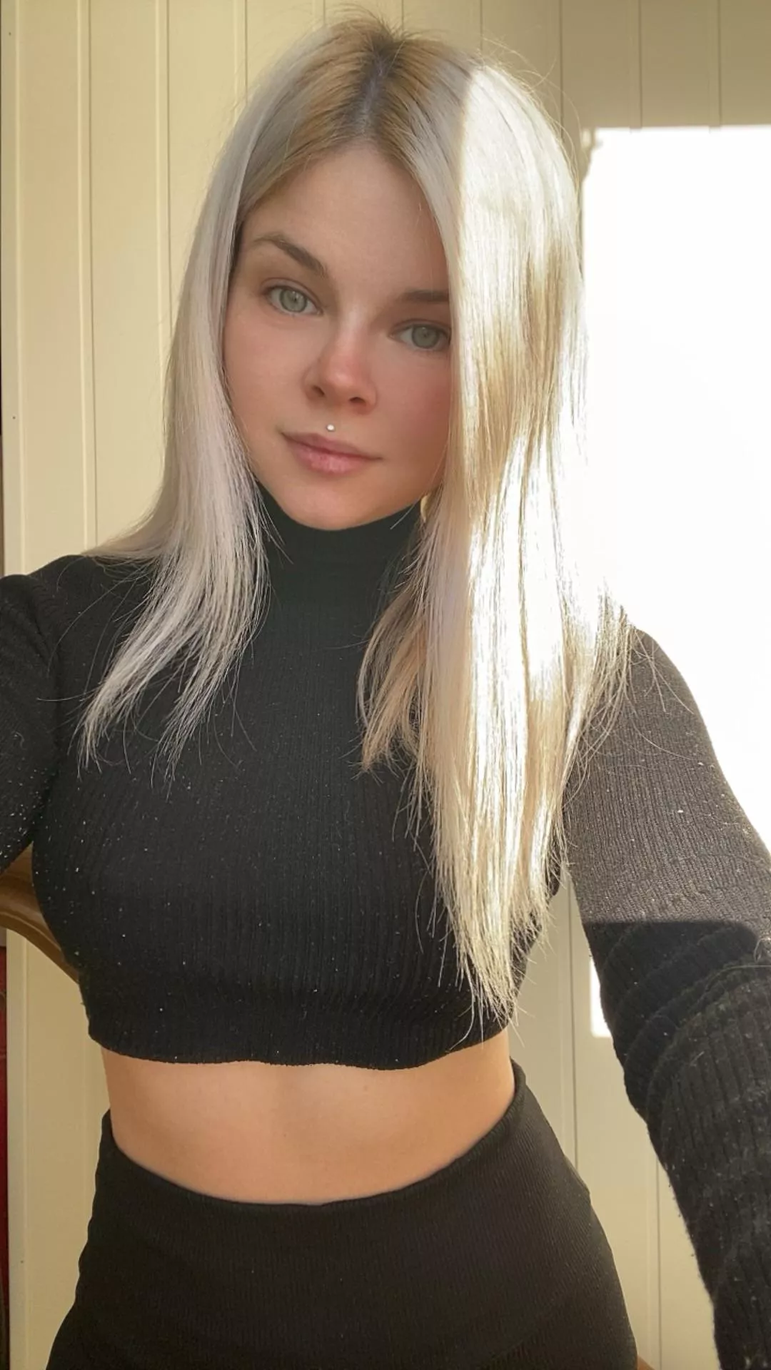 My autumn/winter favorite crop top :)