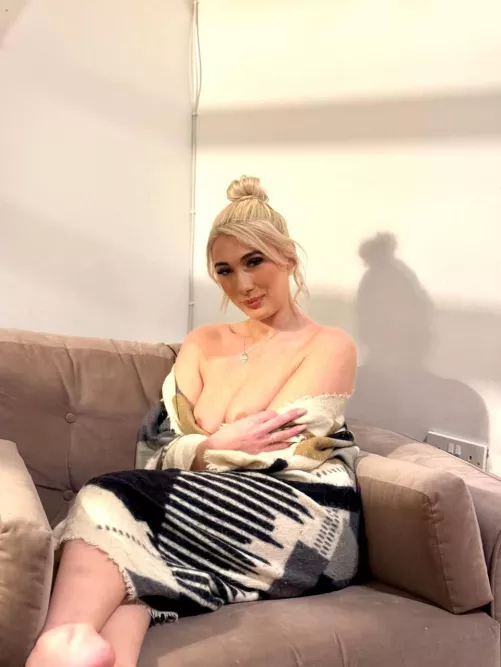 My milf body needs some warmth