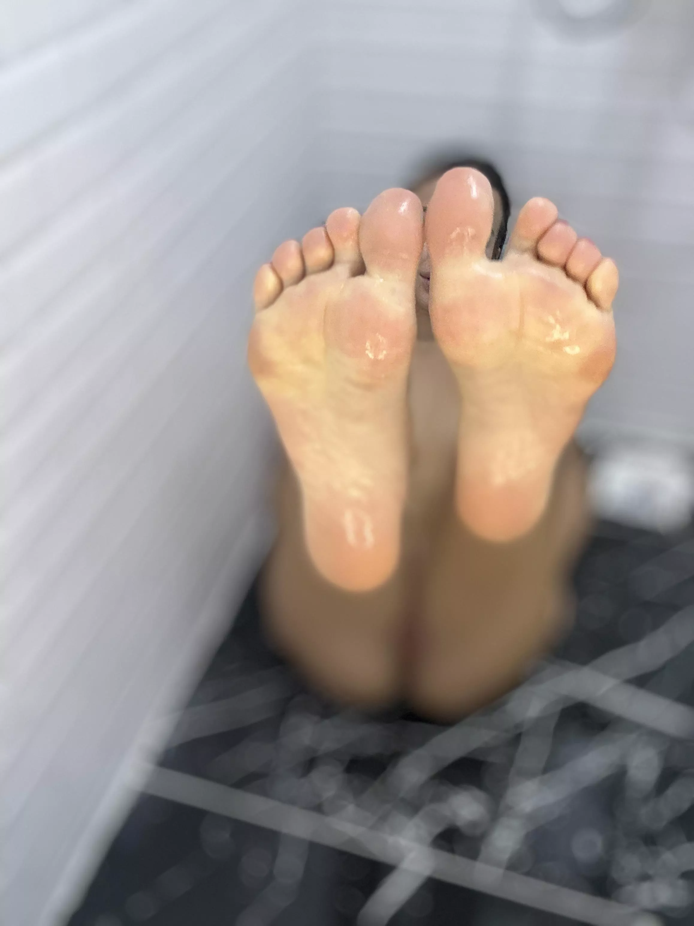 My sweet feet love kissing