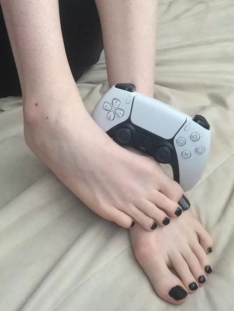 OC Gamer girl feet 🖤