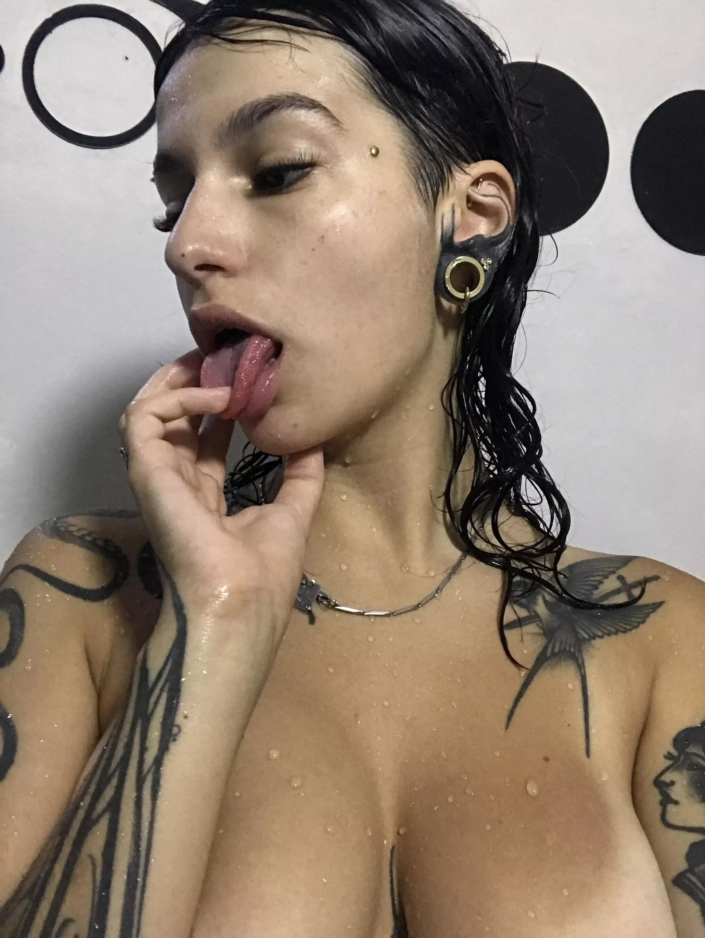 Ready to treat me right or to be treated right, your choice ;)