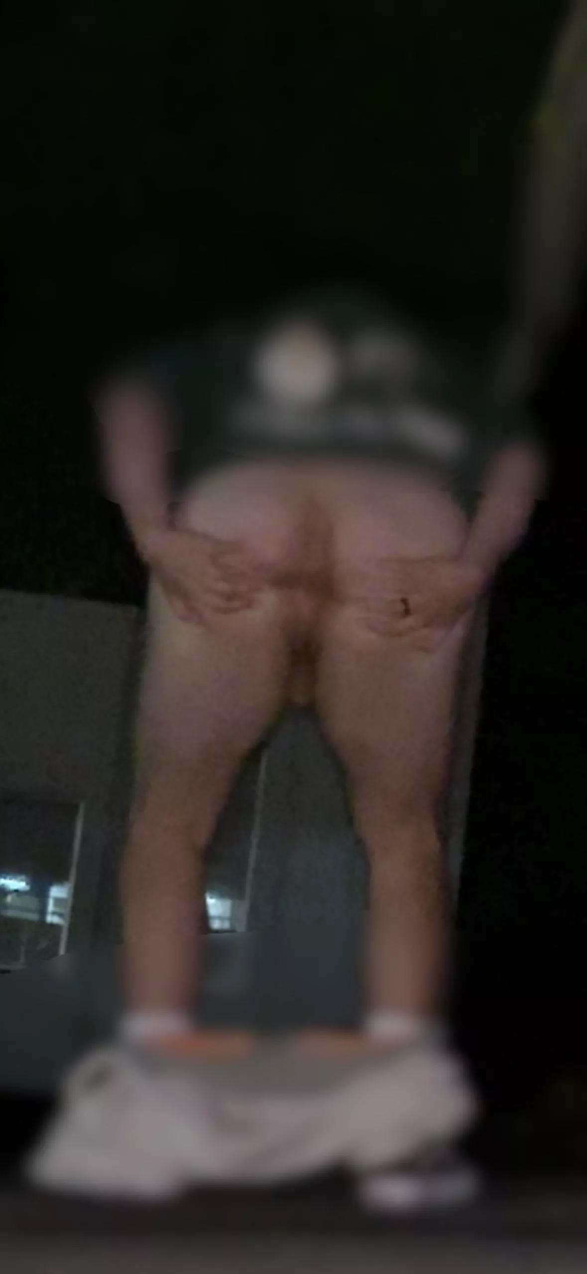 Spread my hole in public