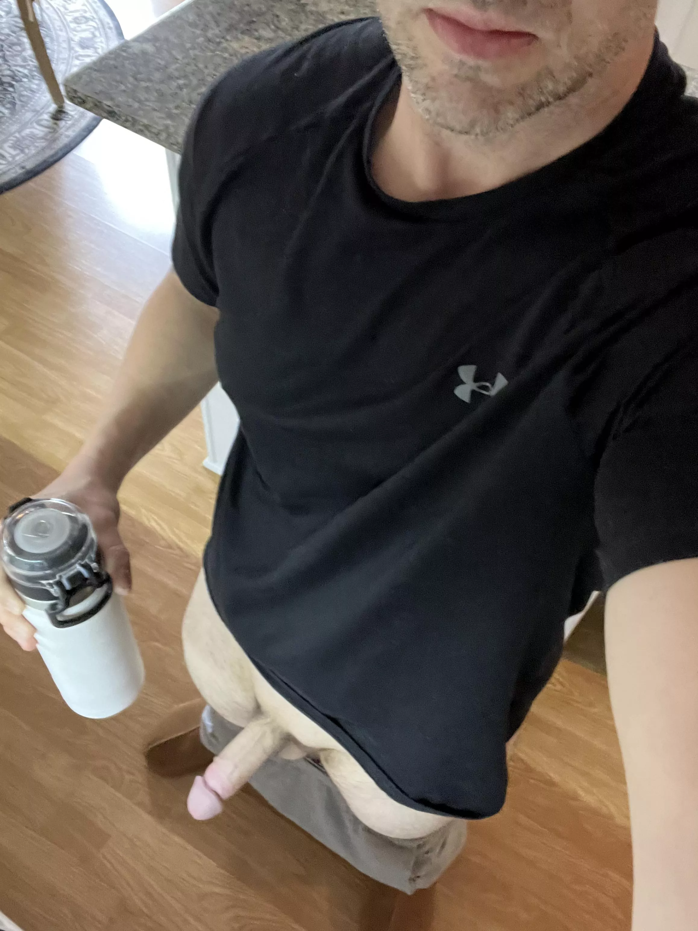 TGIF!! Coffee then hydrate for our workout 💪💦