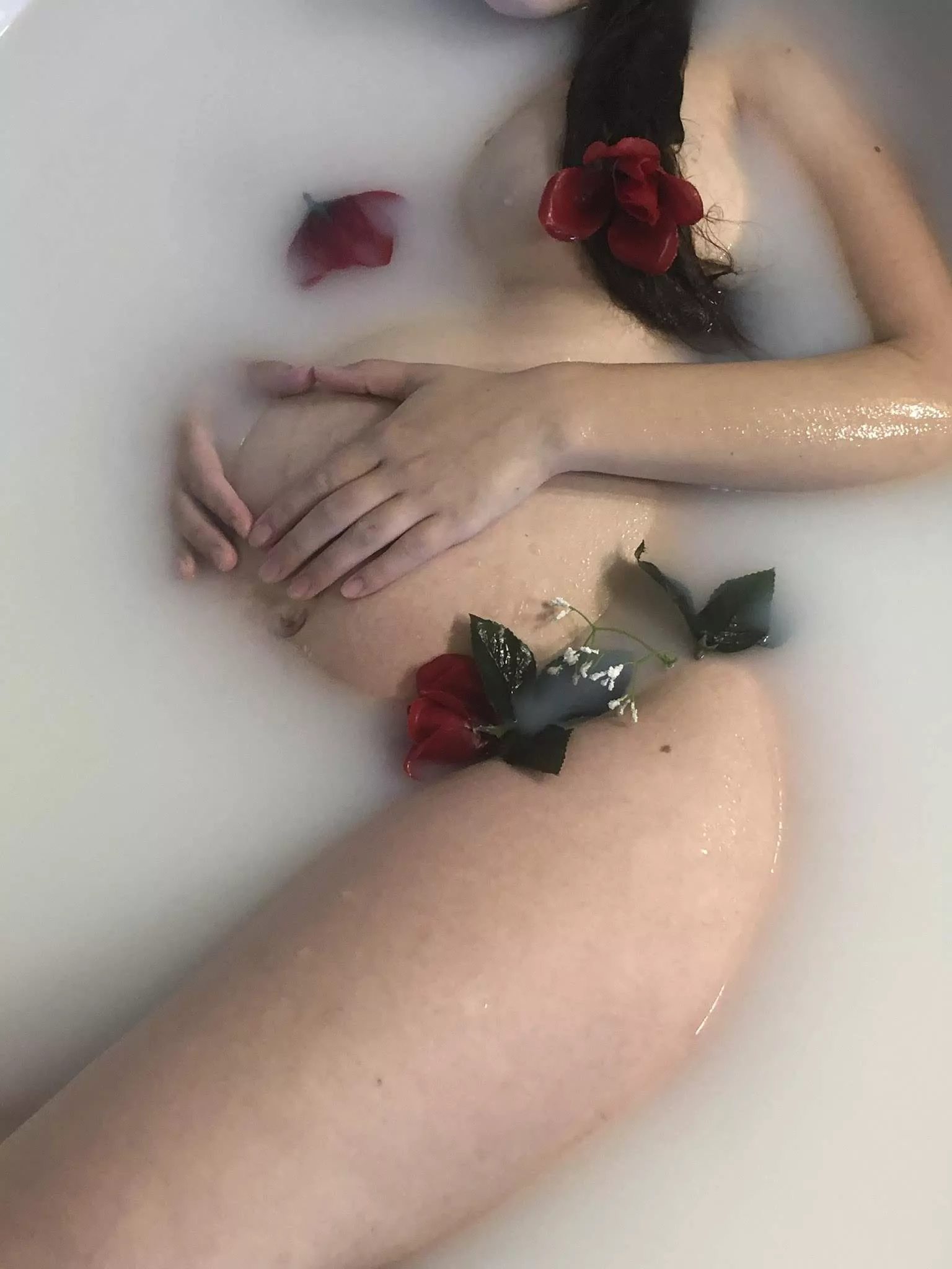 tiny pretty pregnant grl