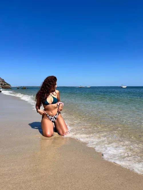 Waiting for your hands on my pretty body!