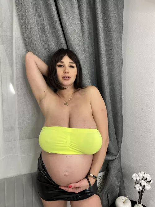 What do you think of my pregnant body?