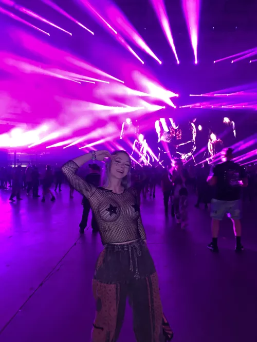 Where my headbangers at?!😤