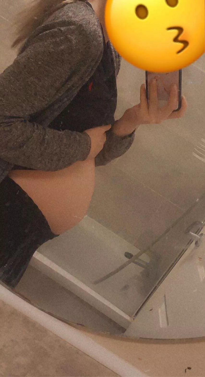 Who wants to stuff my tummy 🤫🥵