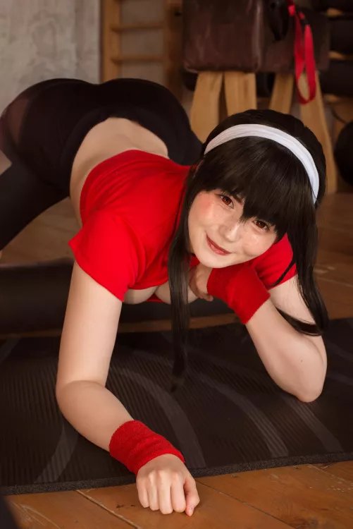 Yor Forger cosplay by Neyrodesu