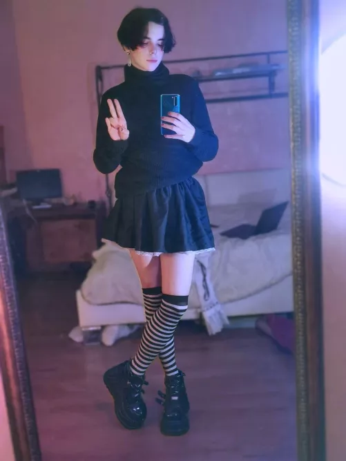 You have no idea how much I admire those high sole boots!