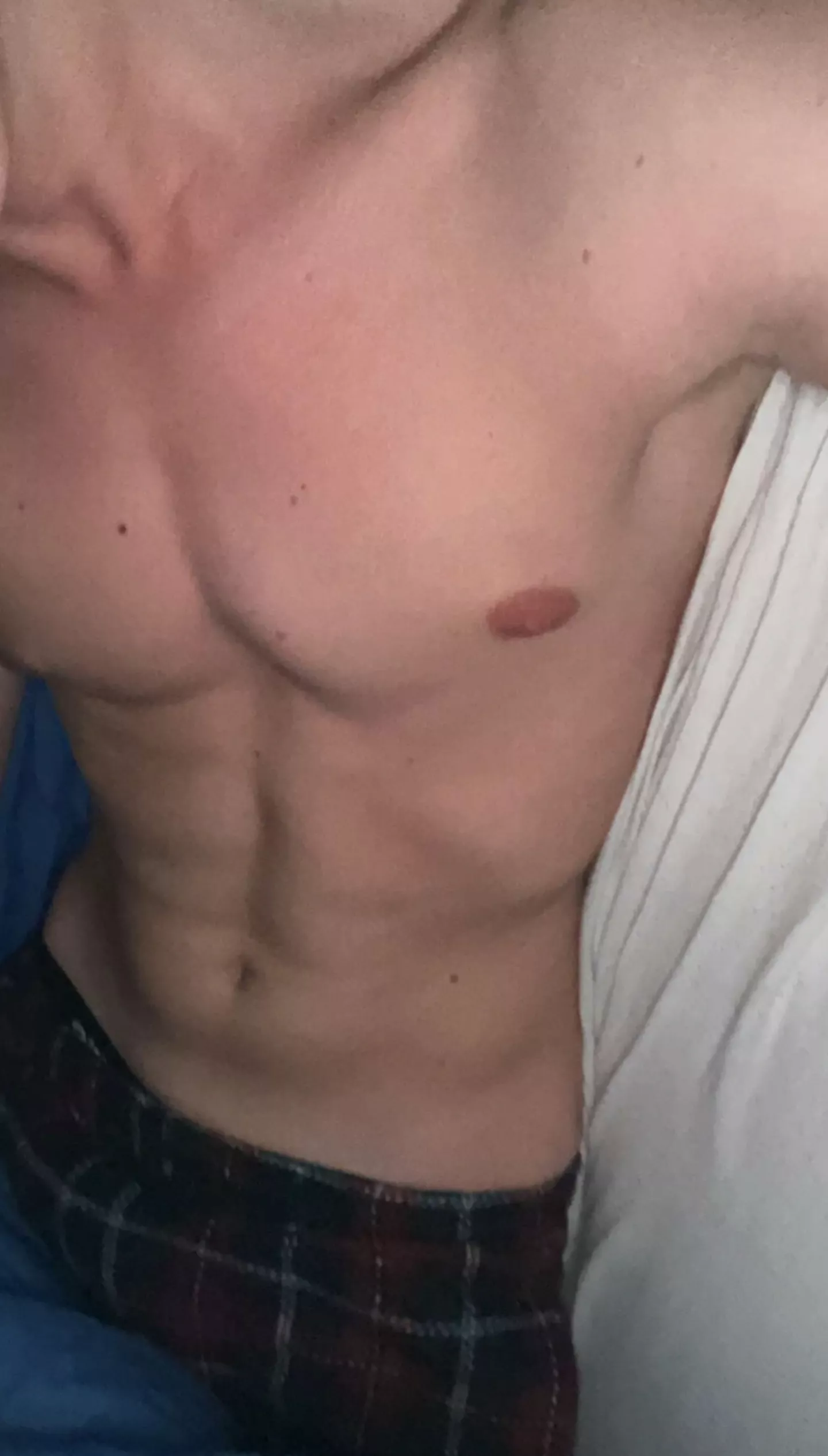 24 Fit straight guy. Any gym bros add me on snap and show me your white socks, armpits and spit. Snap: batica_gym99