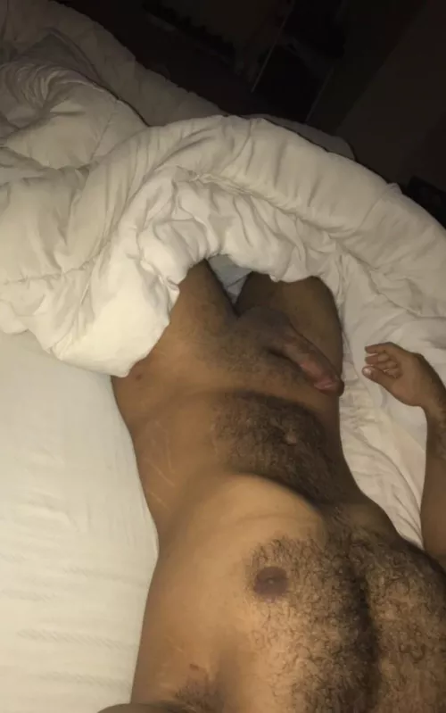 26 m arab looking for fun check my bio