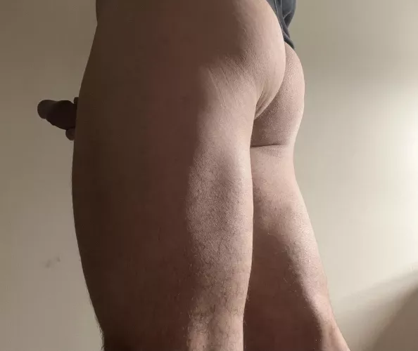 [27] fit. looking to chat woth beefu hairy guys. dms open