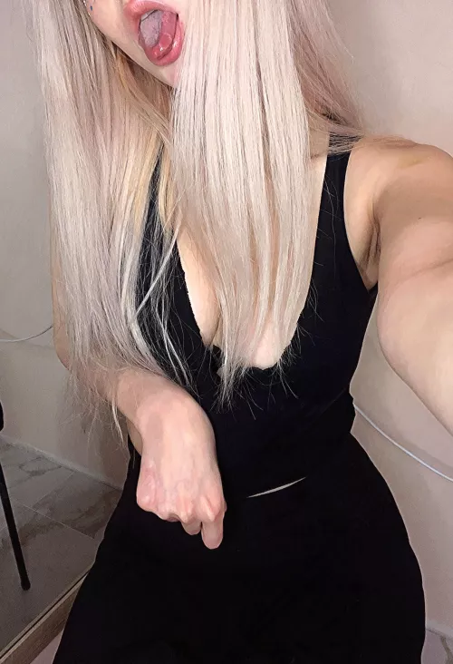 A good spanking is just what my ass needs Let's make it happen