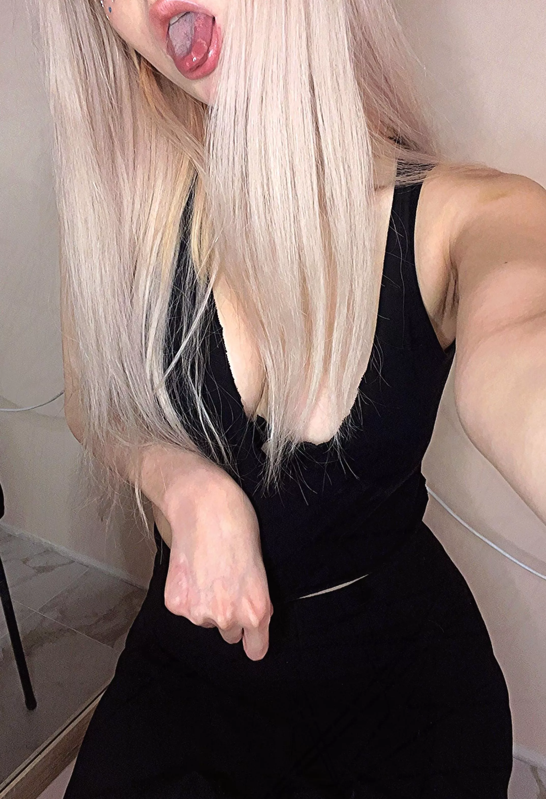 A good spanking is just what my ass needs Let's make it happen