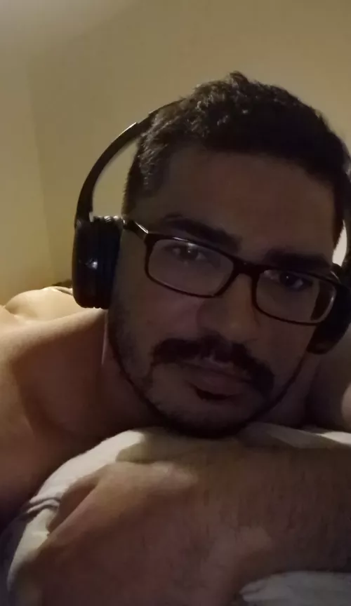 About to go ham on Bayonetta after having my Friday nap ayyy