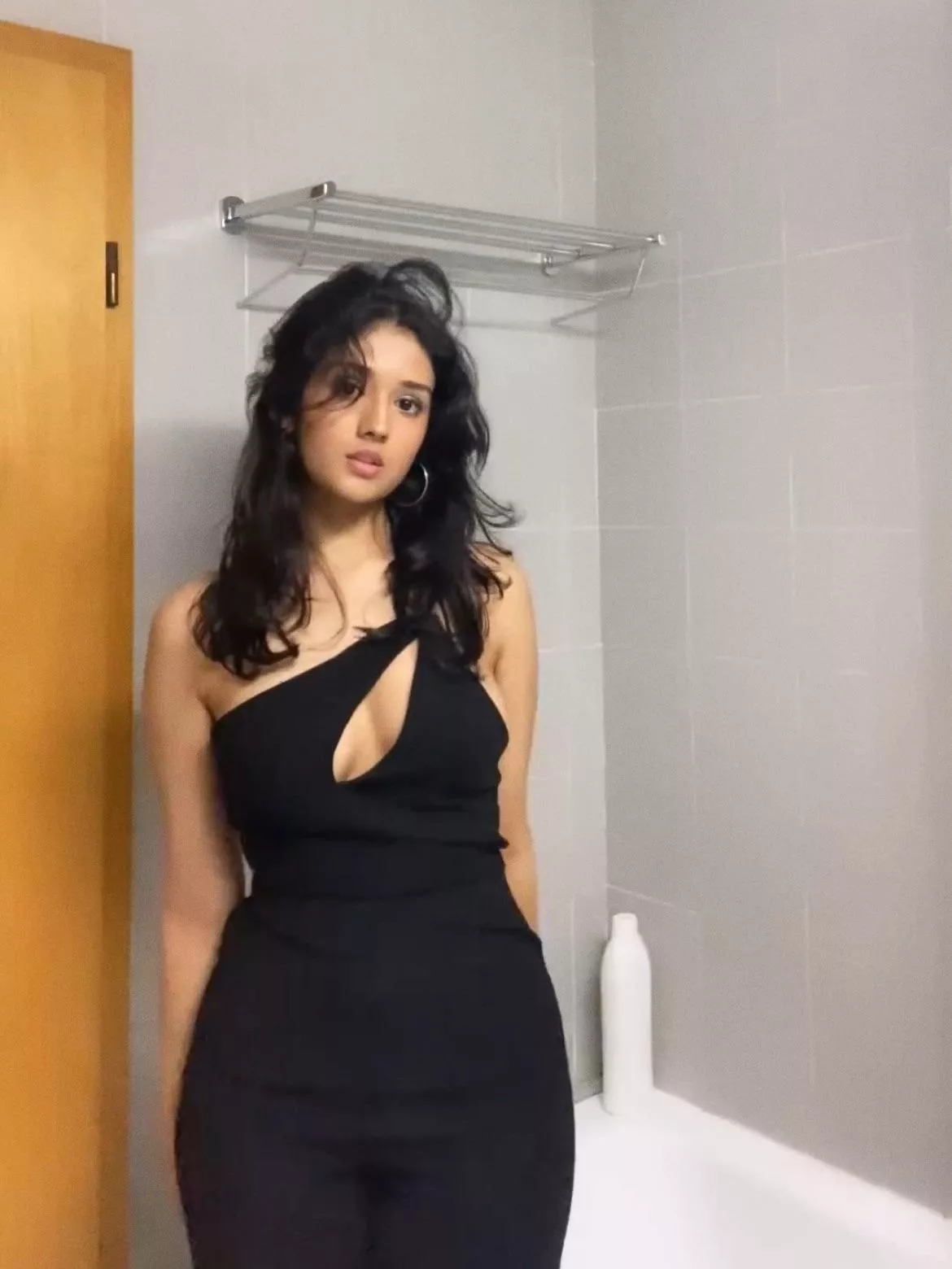 are pakistani girls welcome here? :’)