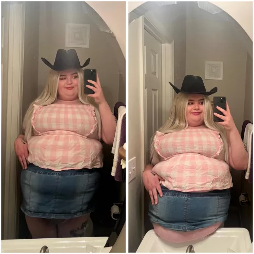 Barbie might’ve overdone it on the sweets 😳 Ken is gonna be in for a bit of a surprise