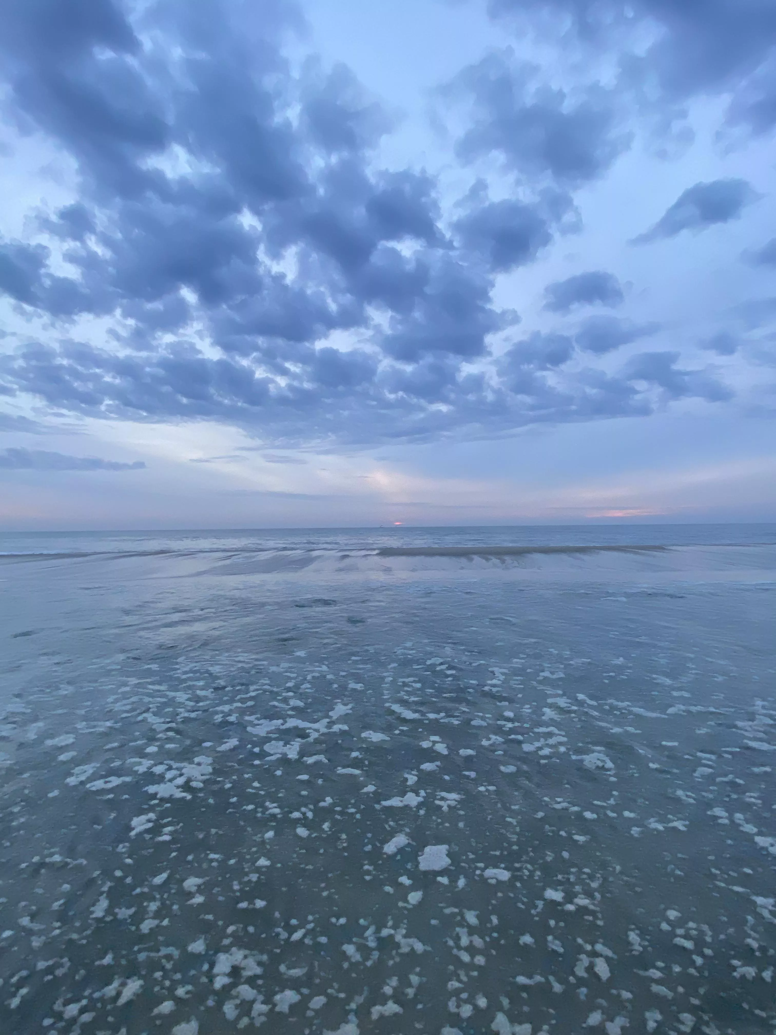 Chilly morning on the Jersey shore🤙🏻🎶🎶
