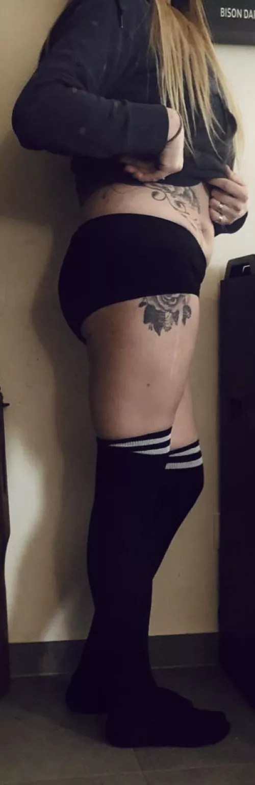 Had to buy some new socks for my cold footies, you like?