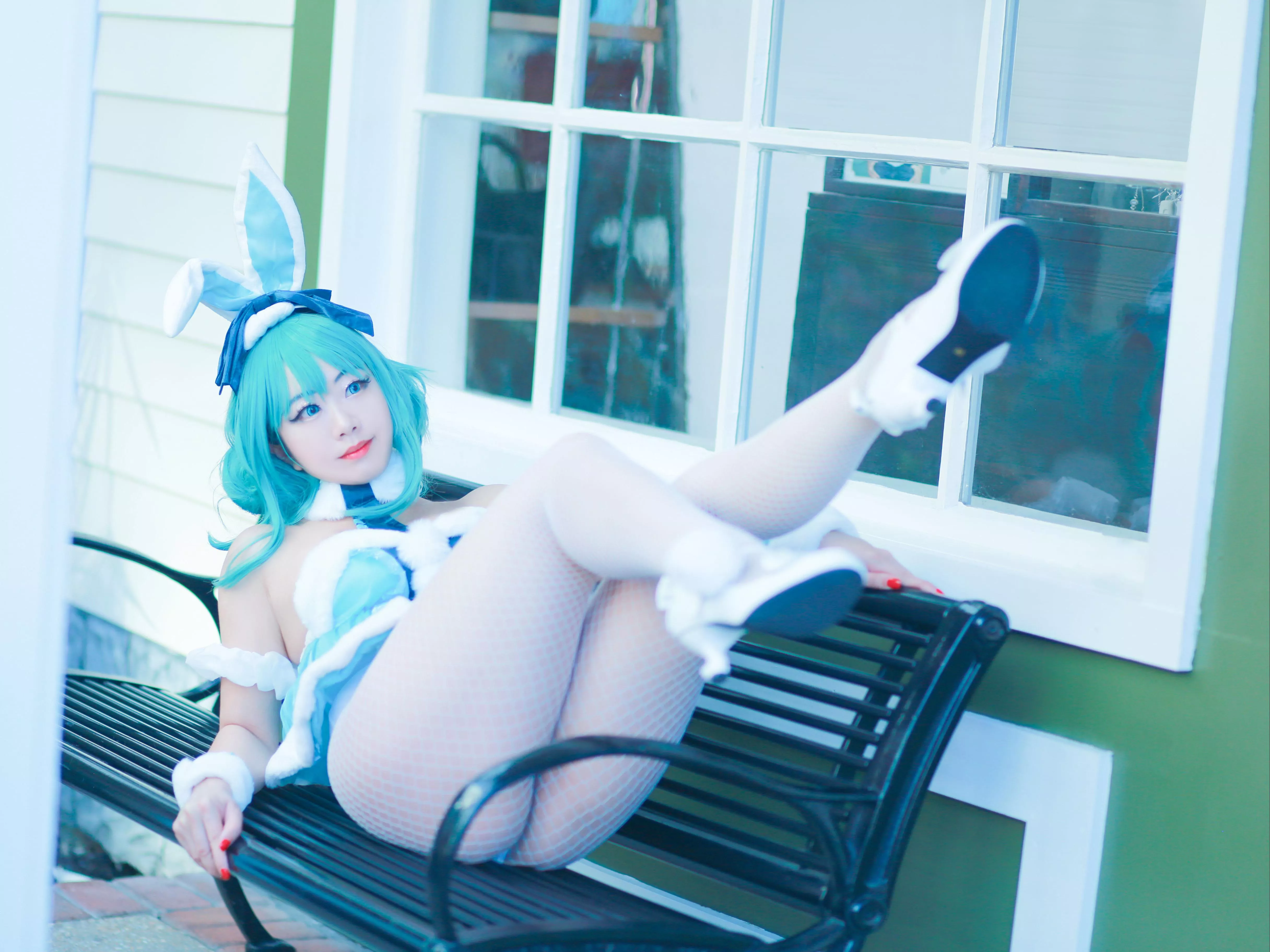 Hatsune Miku cosplay by pearlpeony