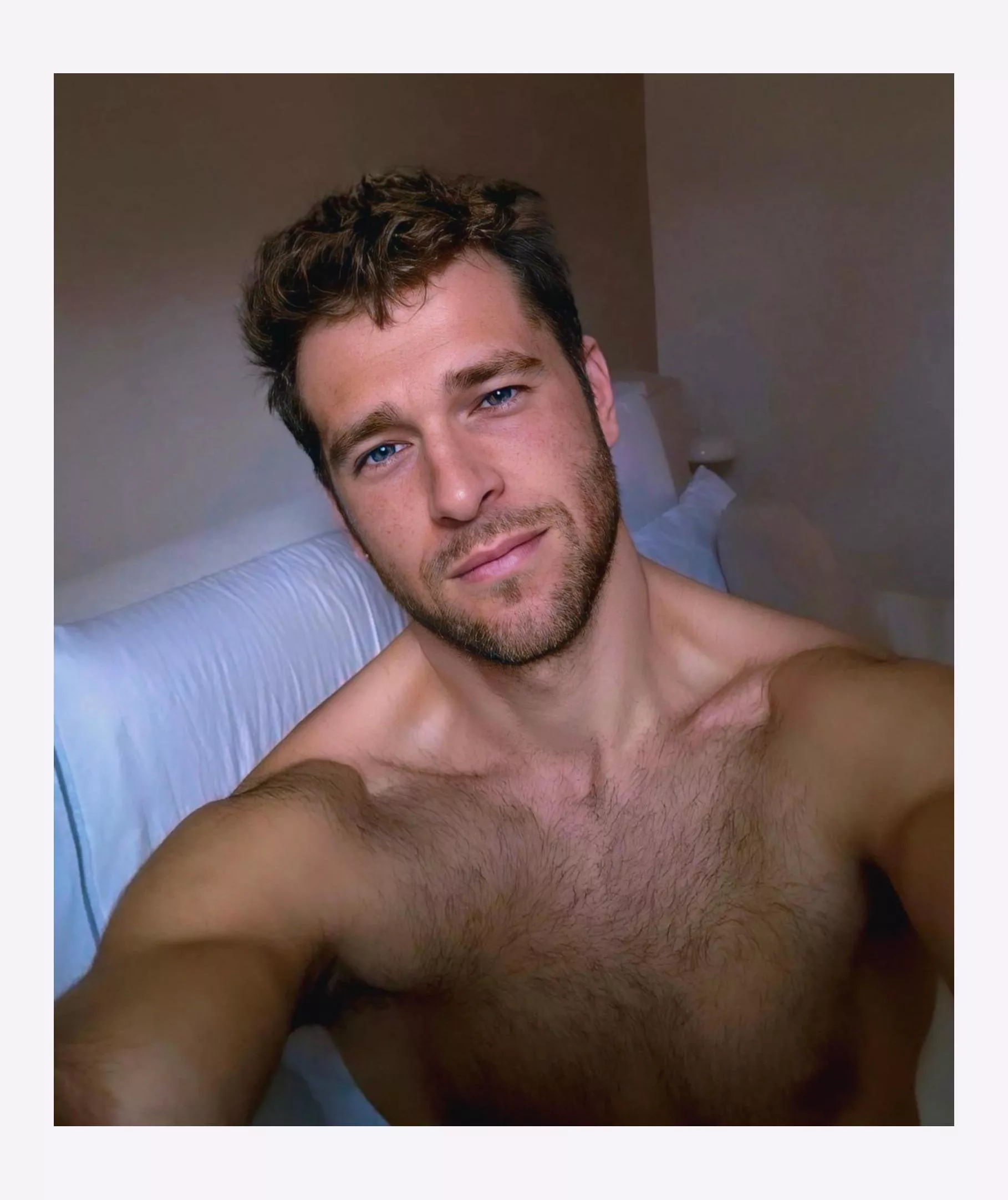 Having a more intimate hogmanay than usual. Happy new year! 🥃