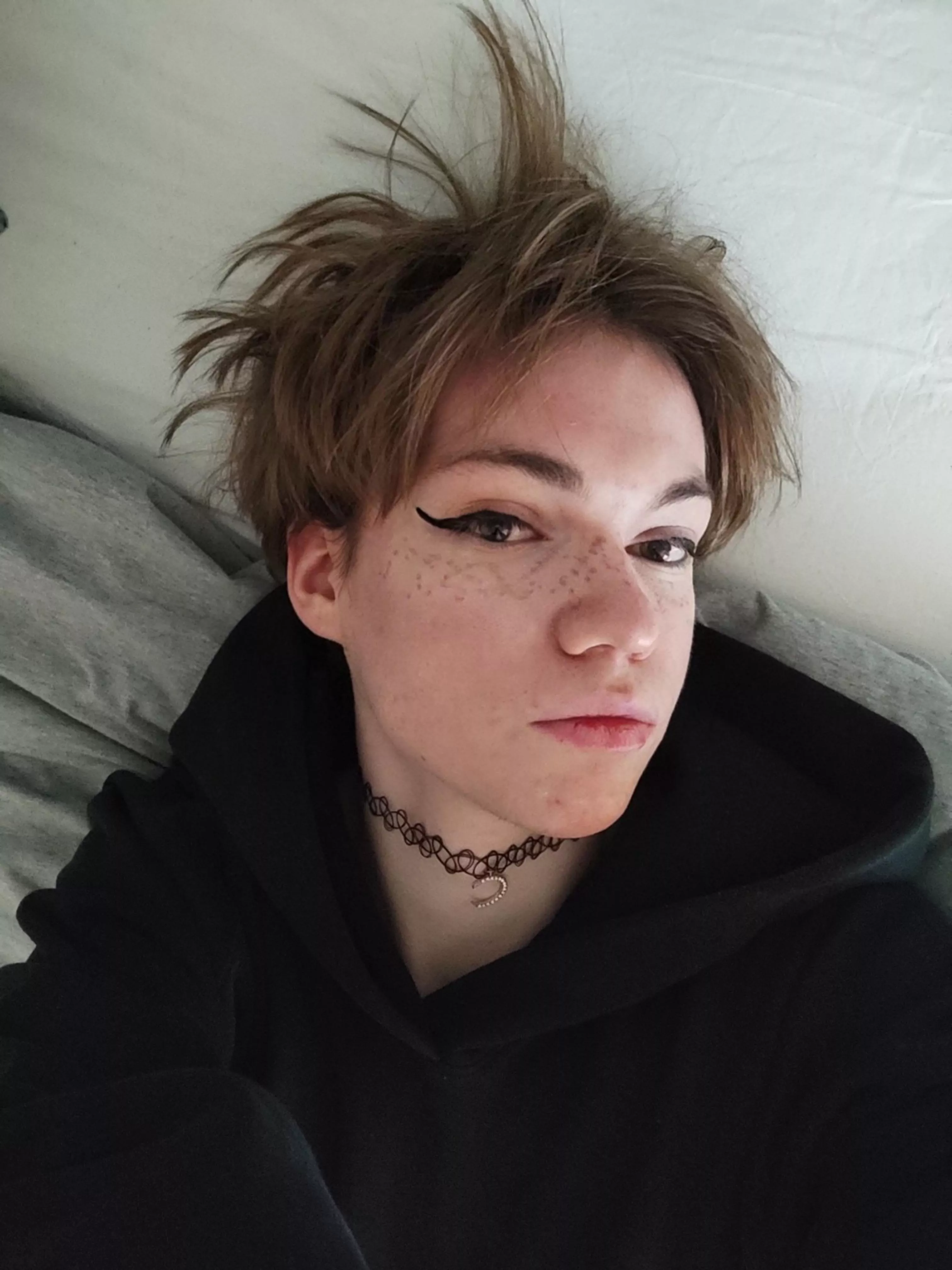 heyy wanna wake up next to each other?