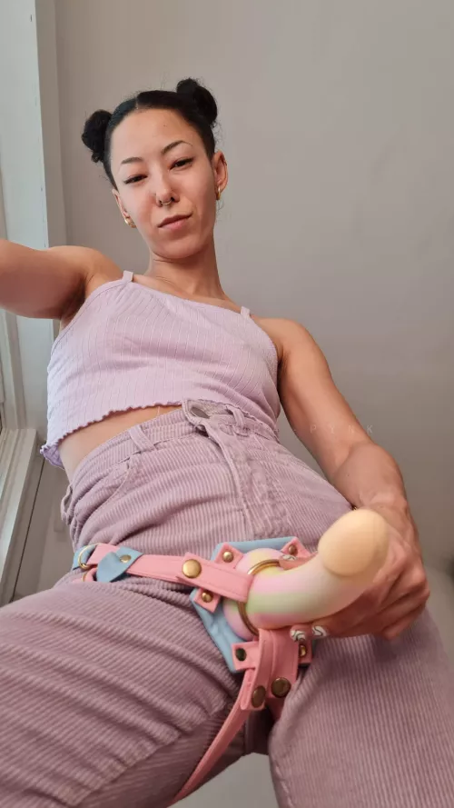 I have a little treat for you, puppy, do you want it?