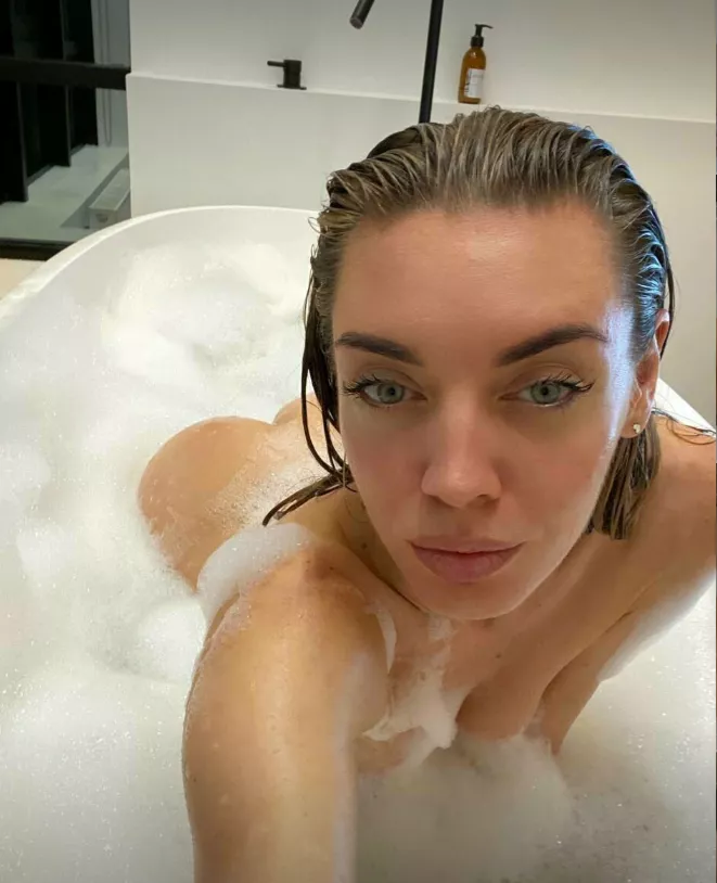 I invite you to my naked foam shower party