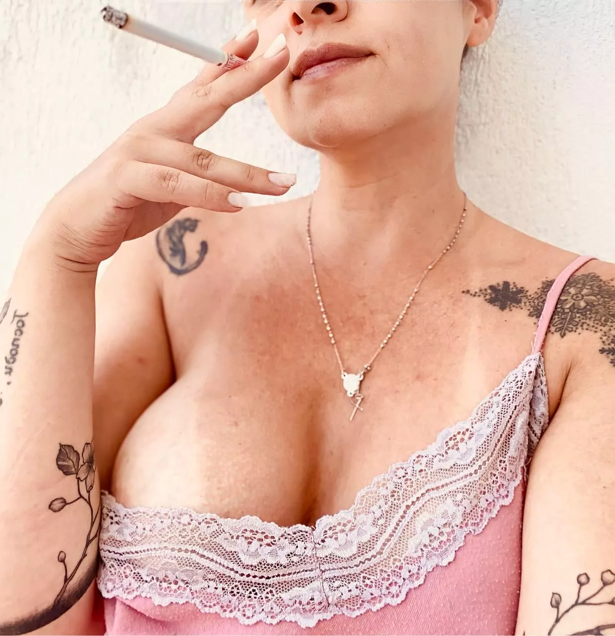 It feels so good to watch me smoking, right?