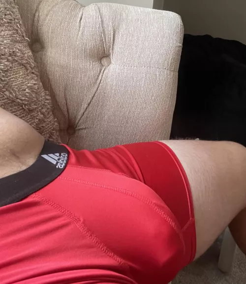 Make me hard and I’ll rip right through my underwear 😳