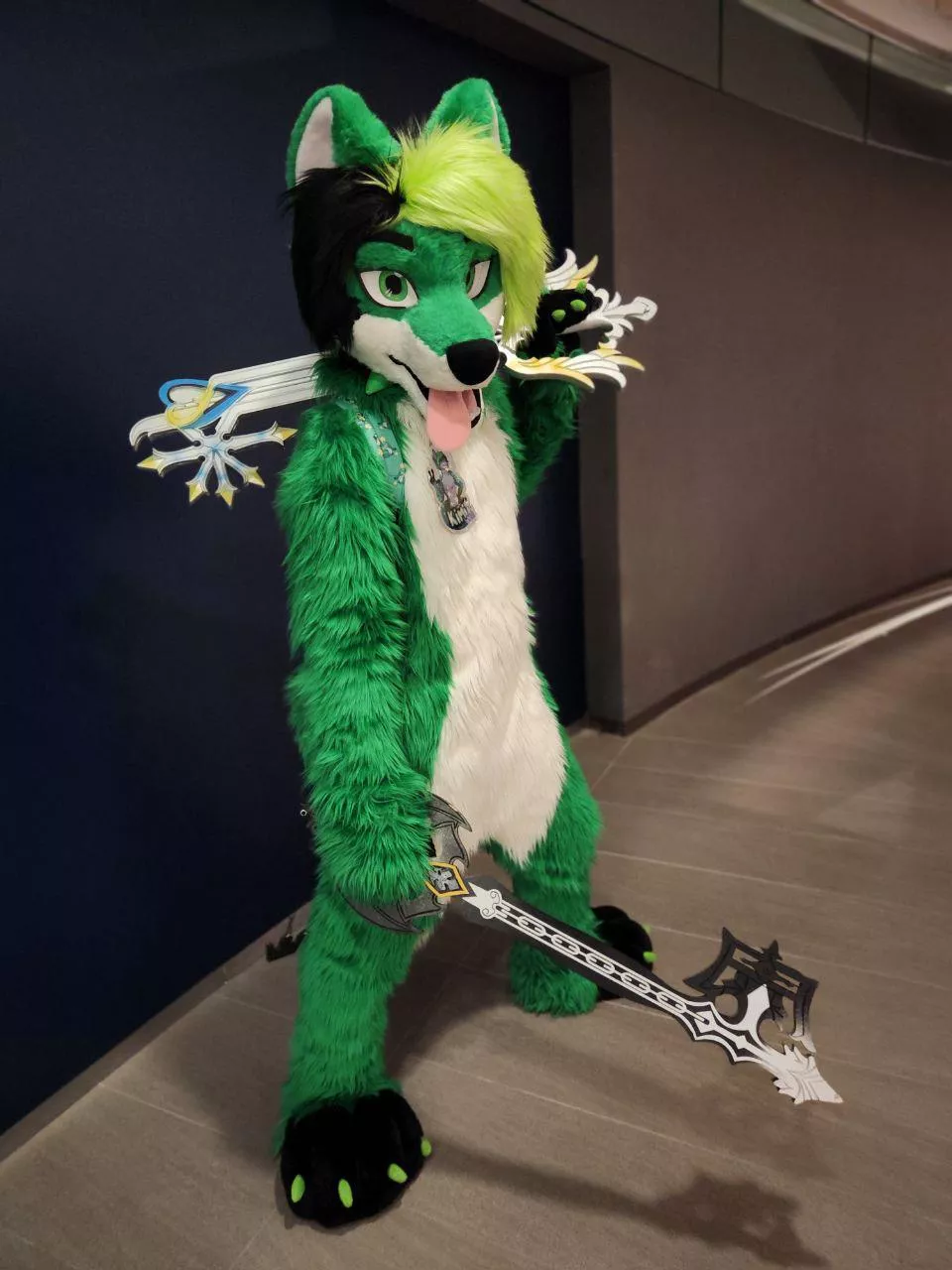 May your heart be your guiding key this Fursuit Friday! 🤍🖤