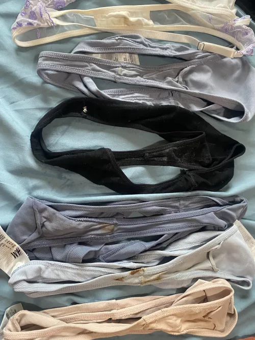 My gym thongs are so potent the room smells like them lol