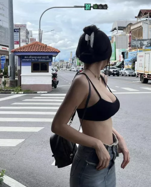 Name a jav actress that can slay with a fit body like this!