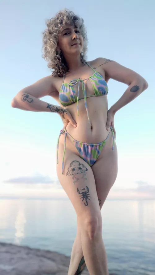 Someone to put suntan lotion on me?