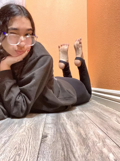 trying to look cute 😅 did i give justice? 💜