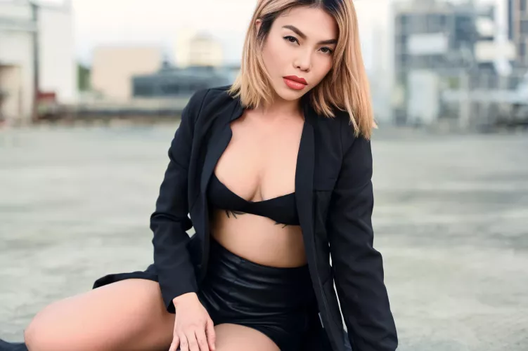 Want the perfect GF experience? Submit your 4pplication today!