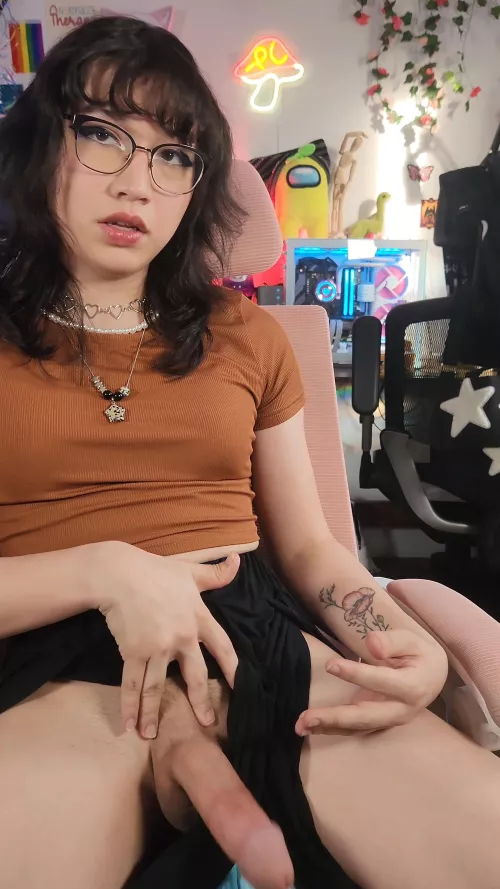 Who wants to be my valentine? 💐💕