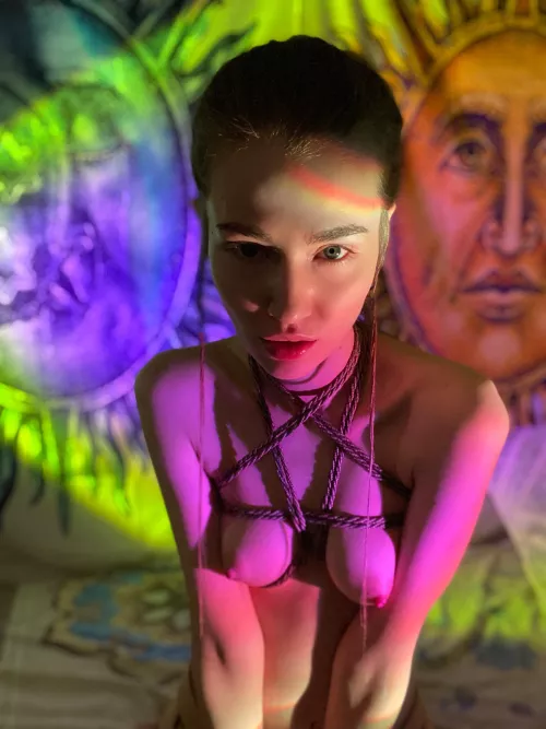 Wood elf with dangling titties wants to play