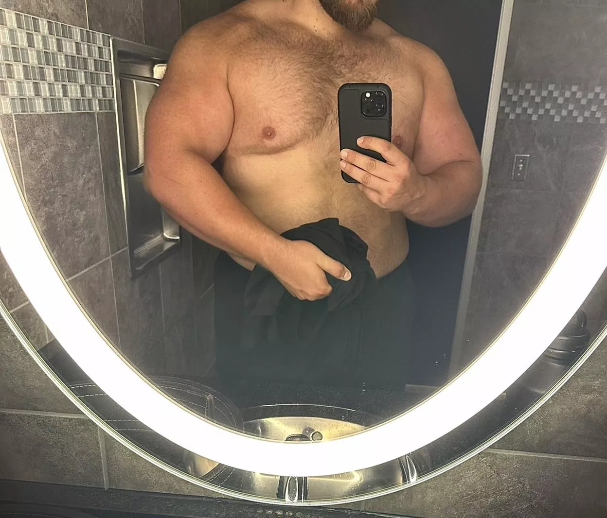 Would any ladies in here like to be my cuddle buddy? 😘