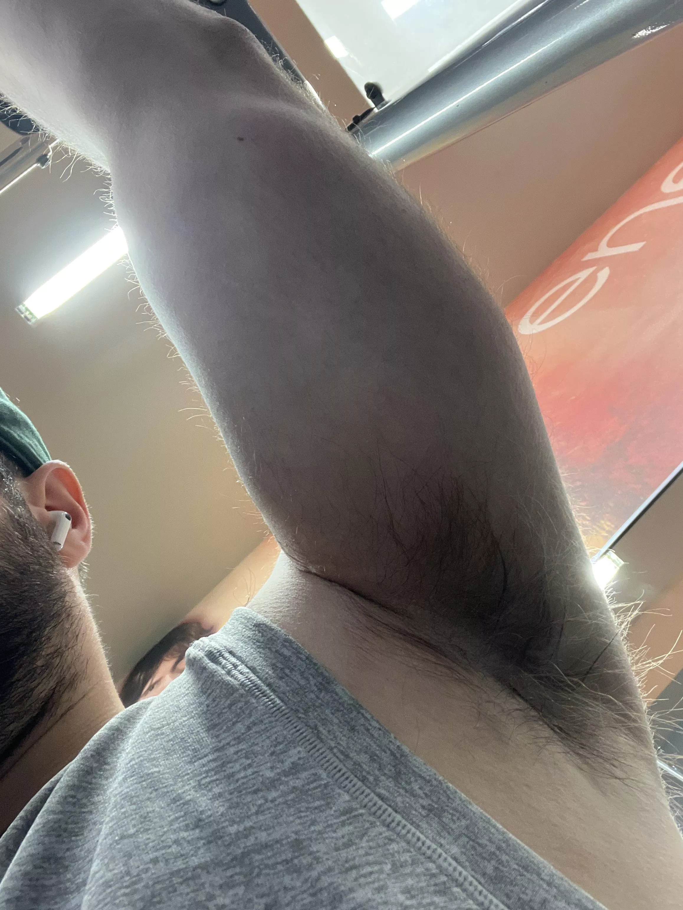 You see me lifting and standing like this, you sniffing between sets? (30)