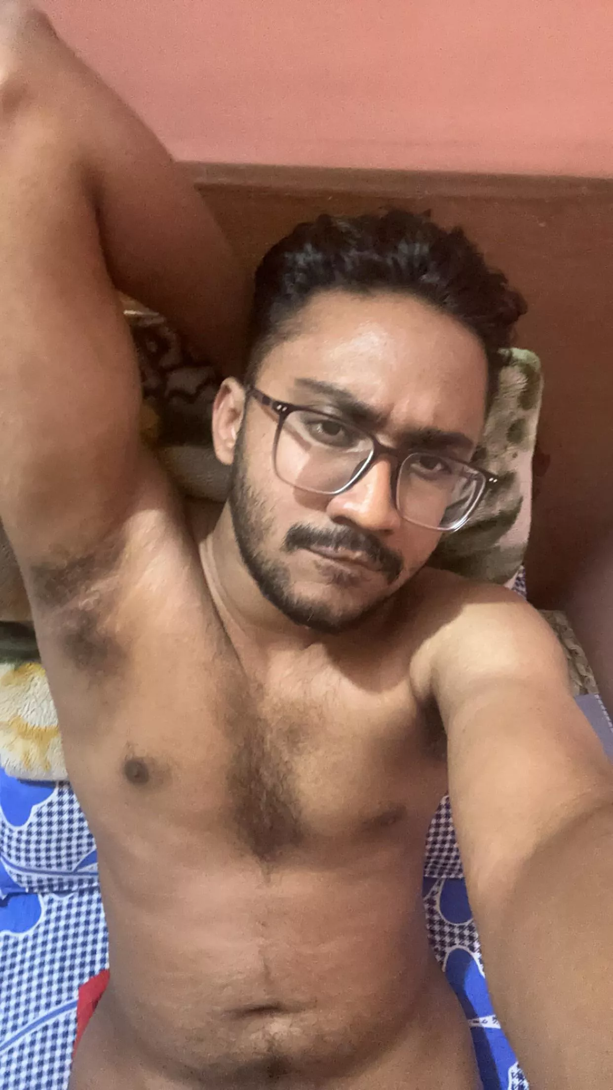 26 dom here, I’m making a Snapchat group for all those freaks who like to get nasty 😈😈😈