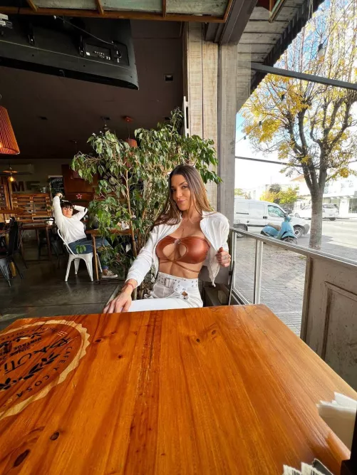 A touch of class, an air of sophistication – the perfect blend of elegance and charm.