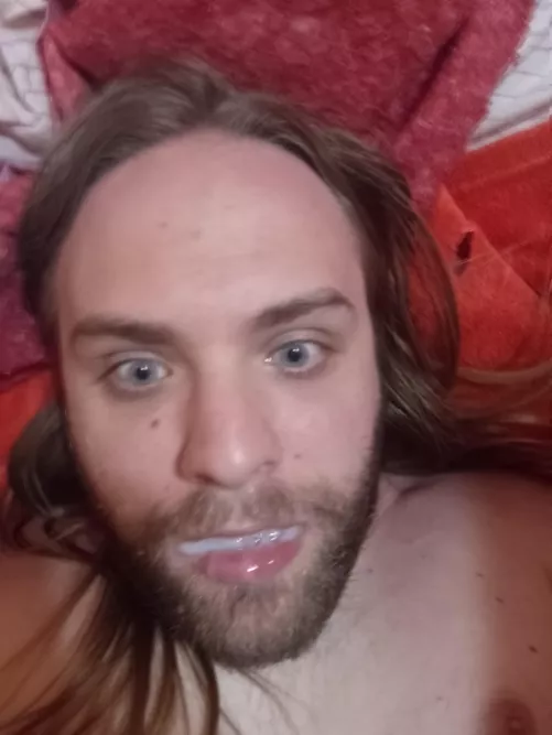 Anyone wanna add yours to my mouth? 🤤