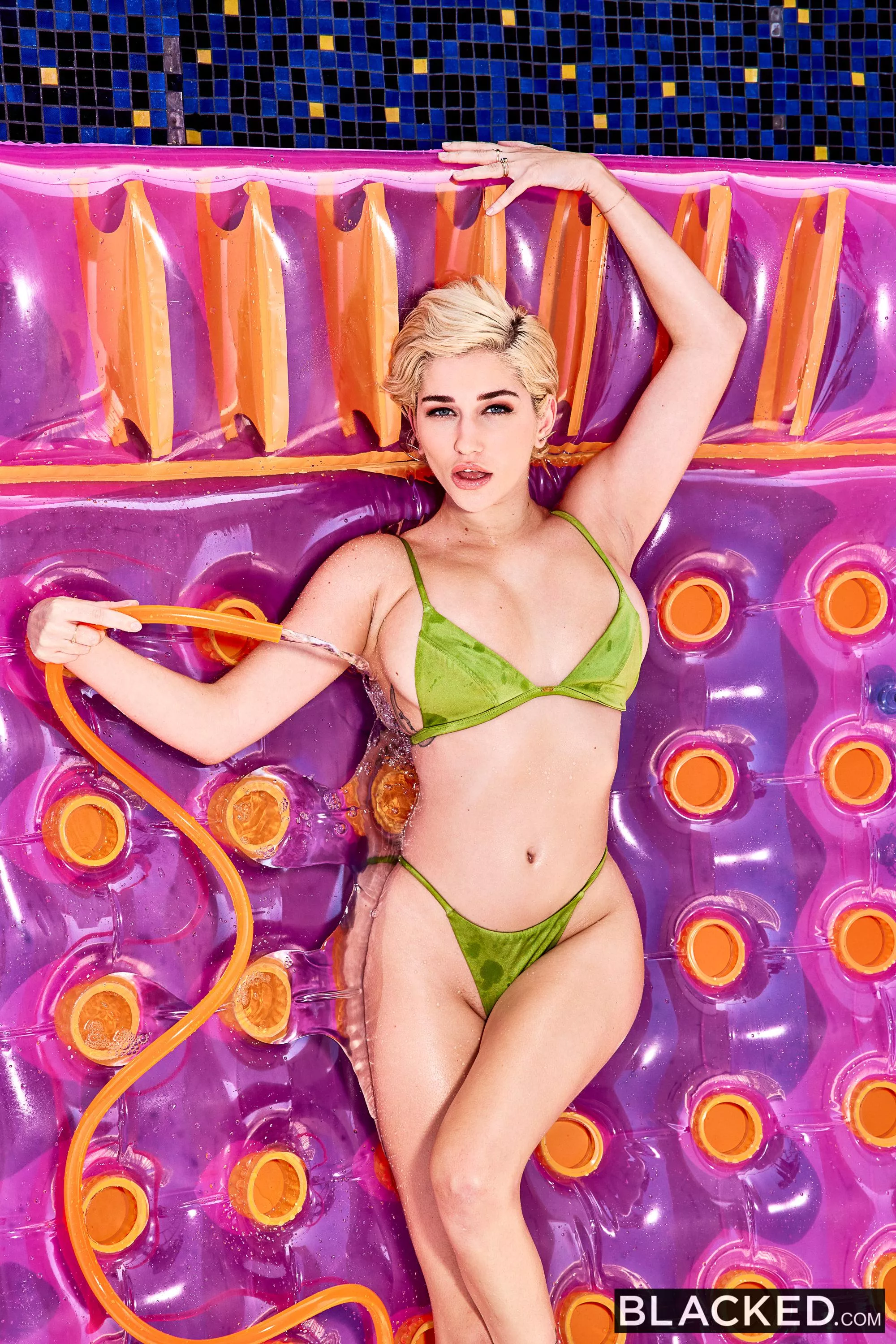 Choose a number from 1-100, and I choose the pornstar for you!