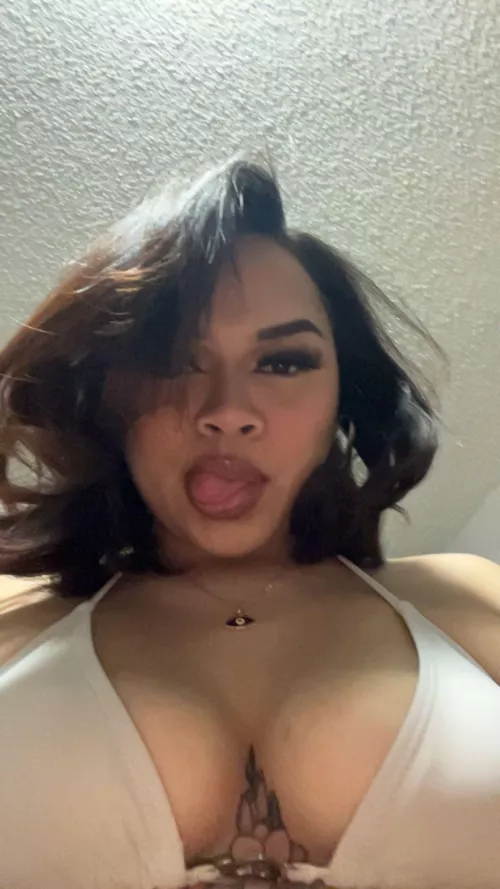 Come talk to me babe