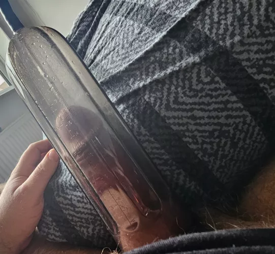 Despite owning a penis pump for several years, never used it consistently I am after some advice from the wise ones. Optimal routines, for all over plumpness rather than the dreaded doughnut [just behind helmut/head] and how to prolong the plumpness. Rea