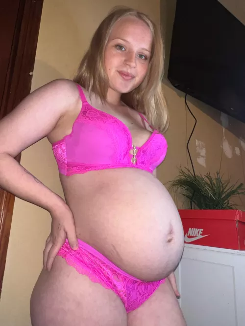 Do I look good in lingerie despite being pregnant?