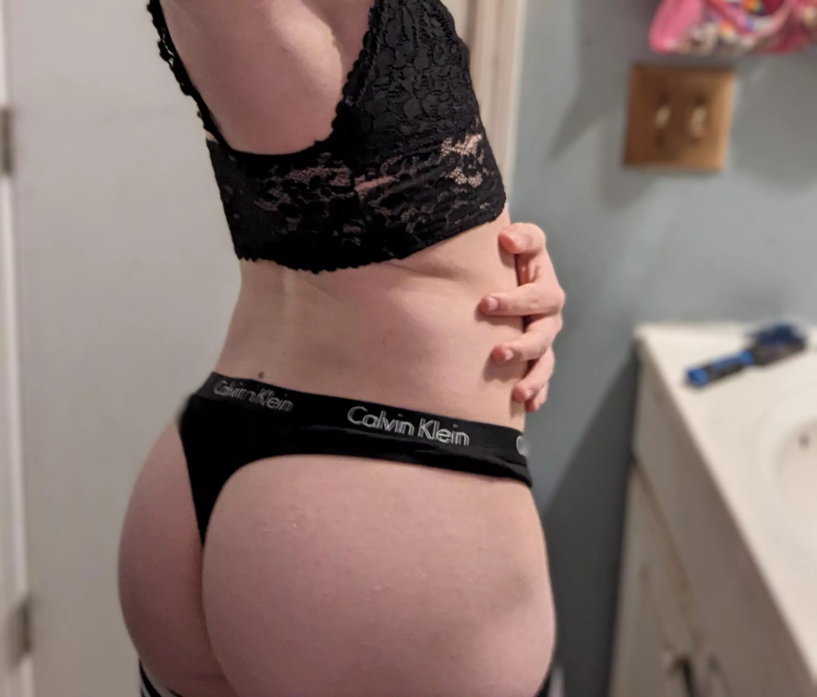 do I look hot in this?