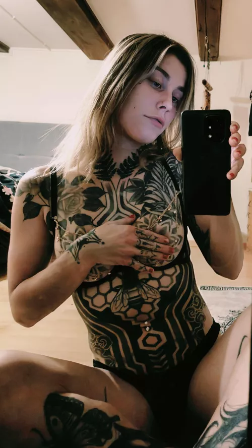 Do you like my bra? ;)